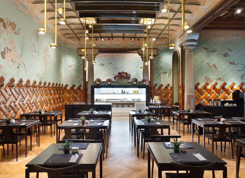 Restaurant Photo