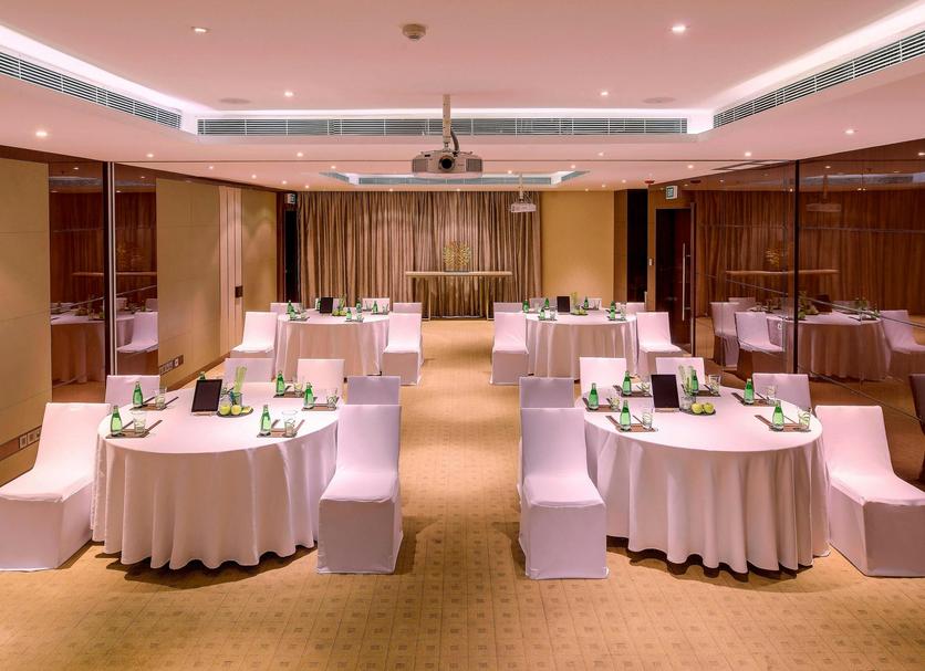 Banquet hall Photo