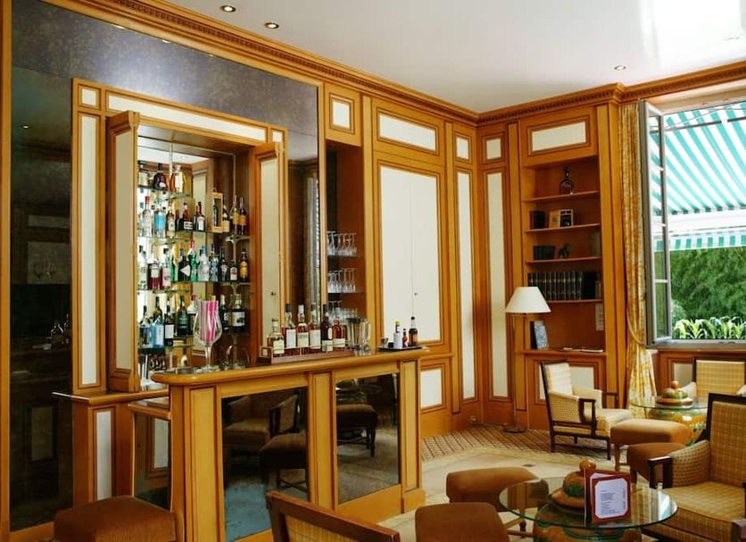 Bar Photo