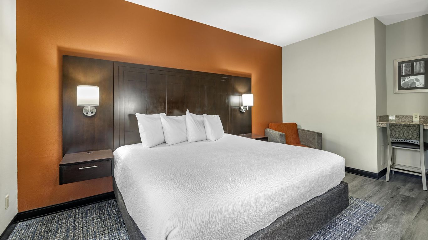 Best Western Plus Lee's Summit Hotel & Suites
