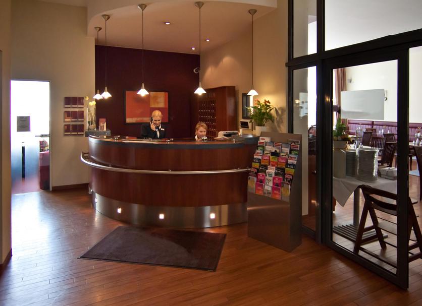 Front desk Photo