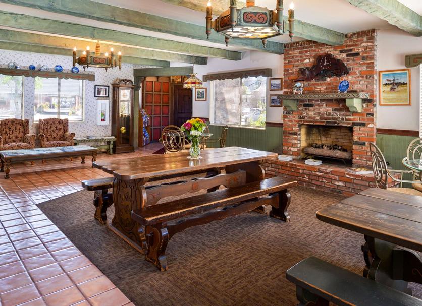 Dining room Photo