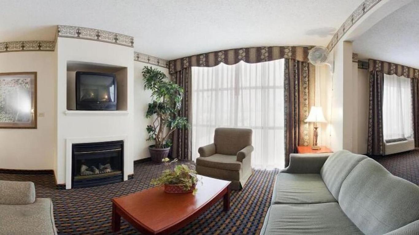 Holiday Inn Express Hotel & Suites Laurinburg By IHG