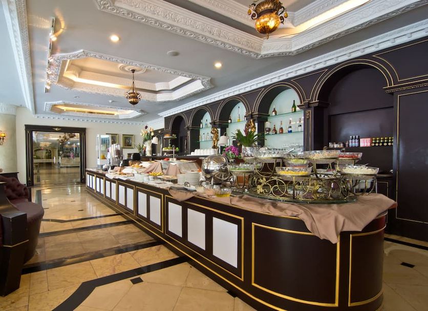 Buffet Photo