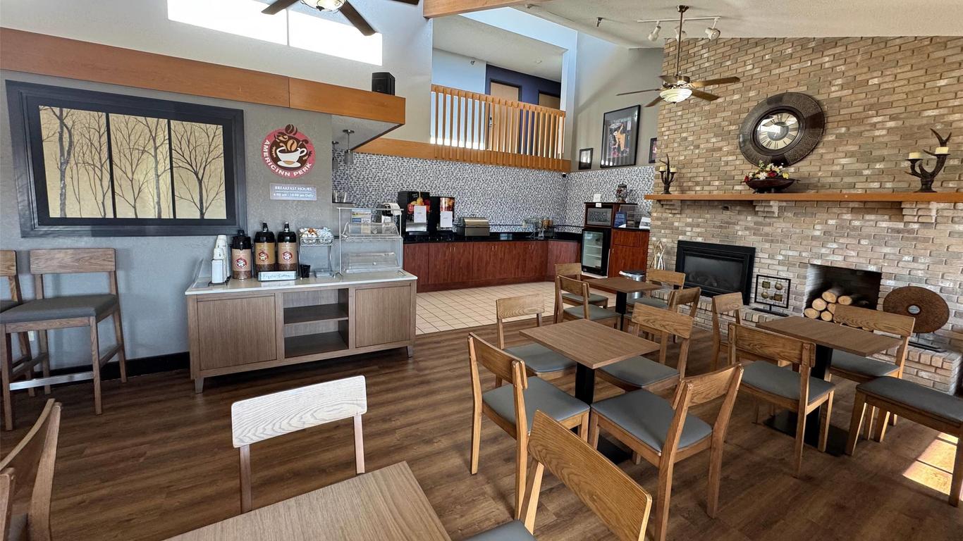 AmericInn by Wyndham Albert Lea
