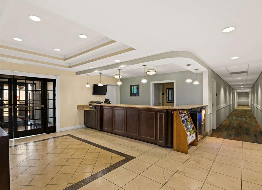 Front desk Photo