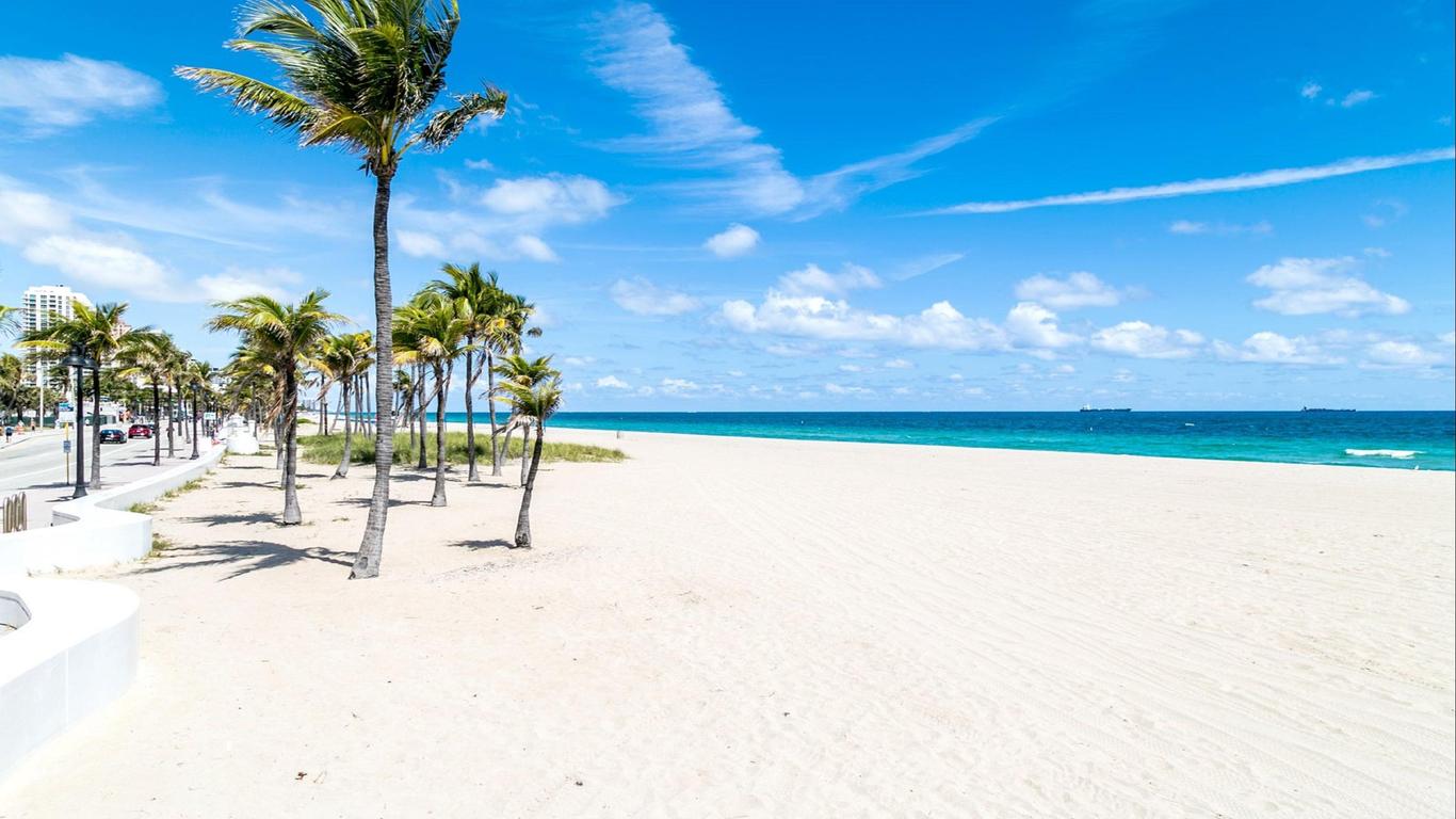 Holiday Inn Express & Suites Fort Lauderdale Airport South By IHG