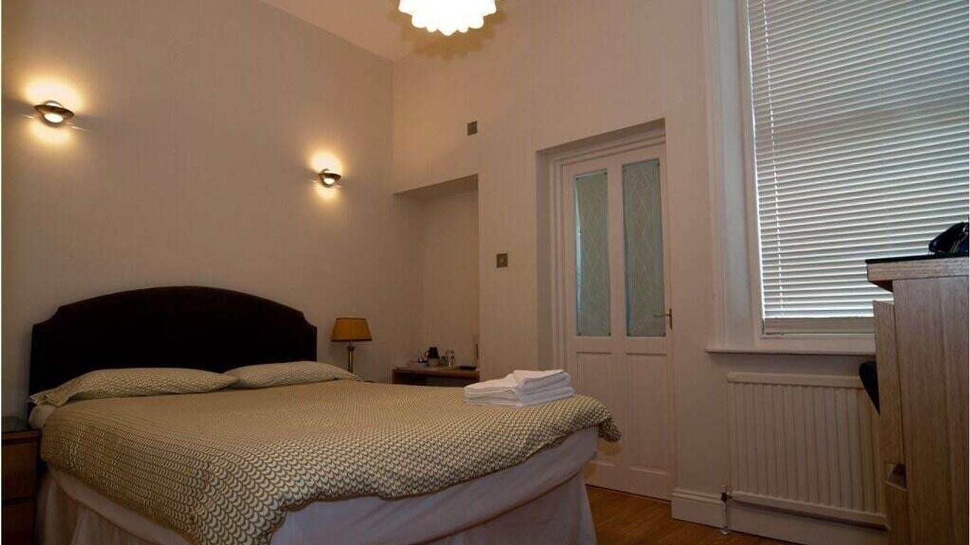 Chumleigh Lodge Hotel Ltd