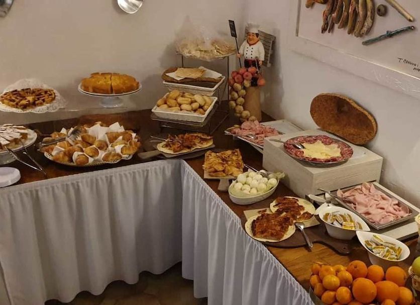 Buffet Photo