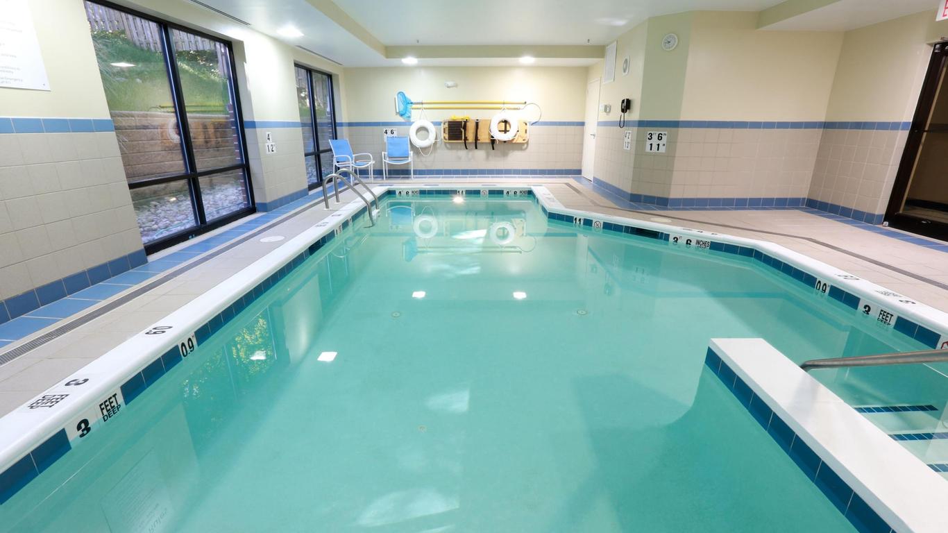 Holiday Inn Express Hotel & Suites West Chester, An IHG Hotel