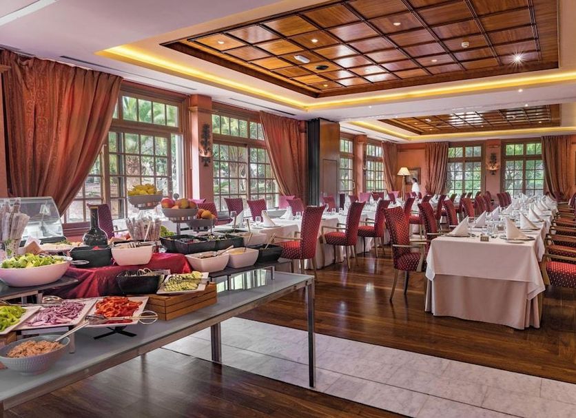 Restaurant Photo