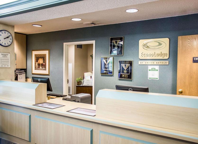 Front desk Photo