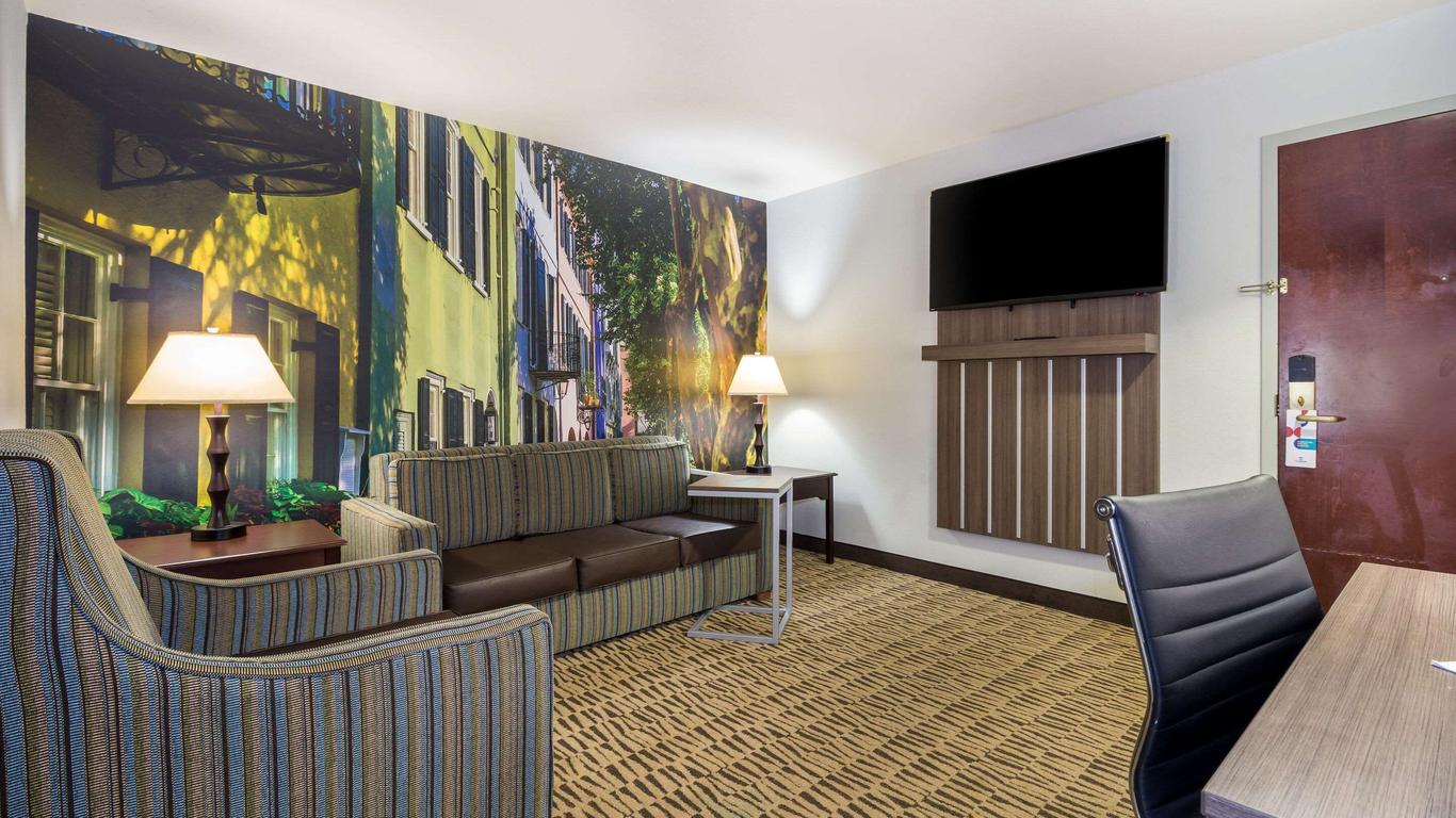 Clarion Pointe Charleston-West Ashley