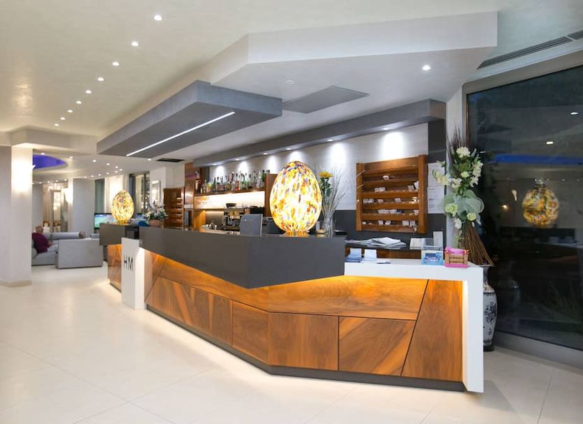 Front desk Photo