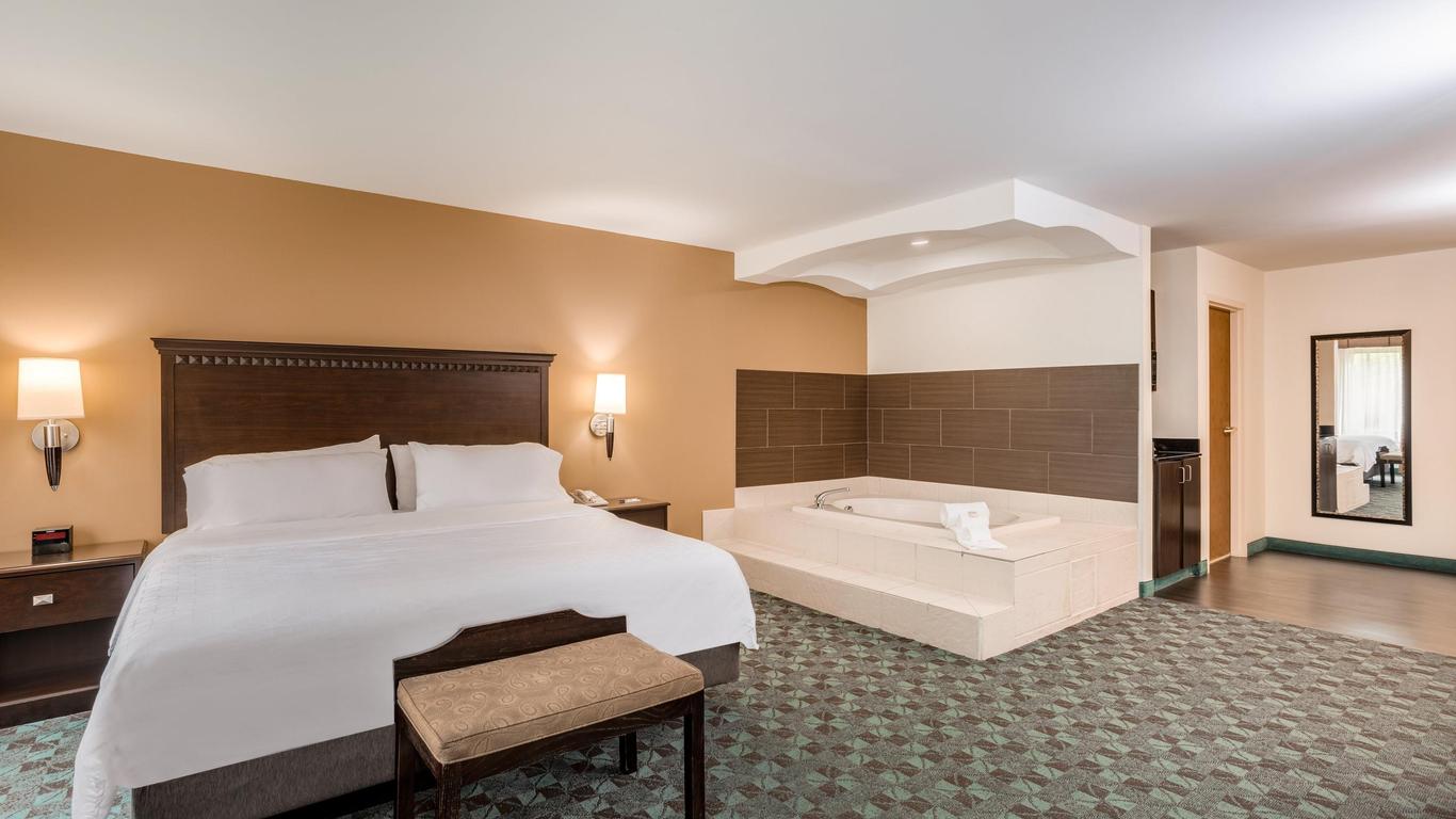 Holiday Inn Express Hotel & Suites Canton By IHG