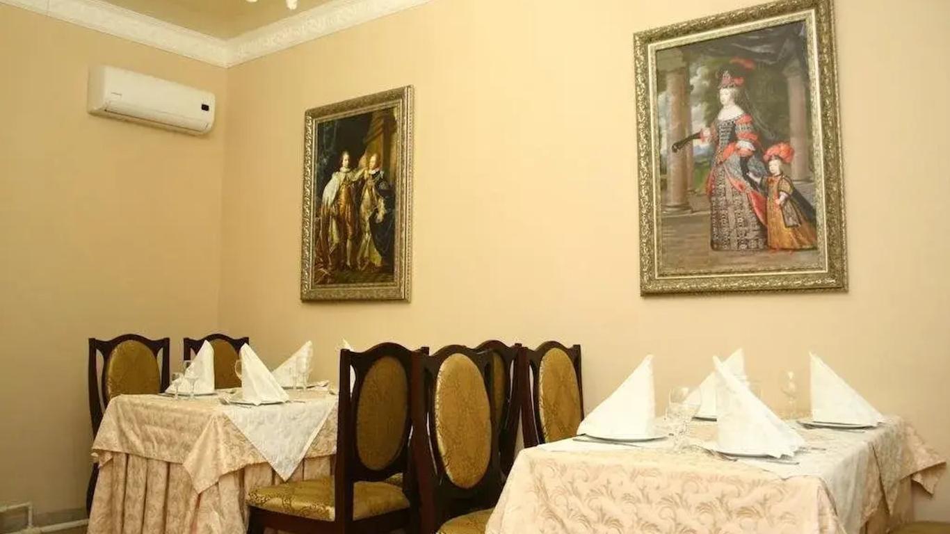 Brooklin Hotel