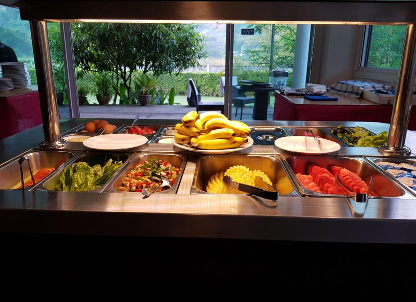 Buffet Photo