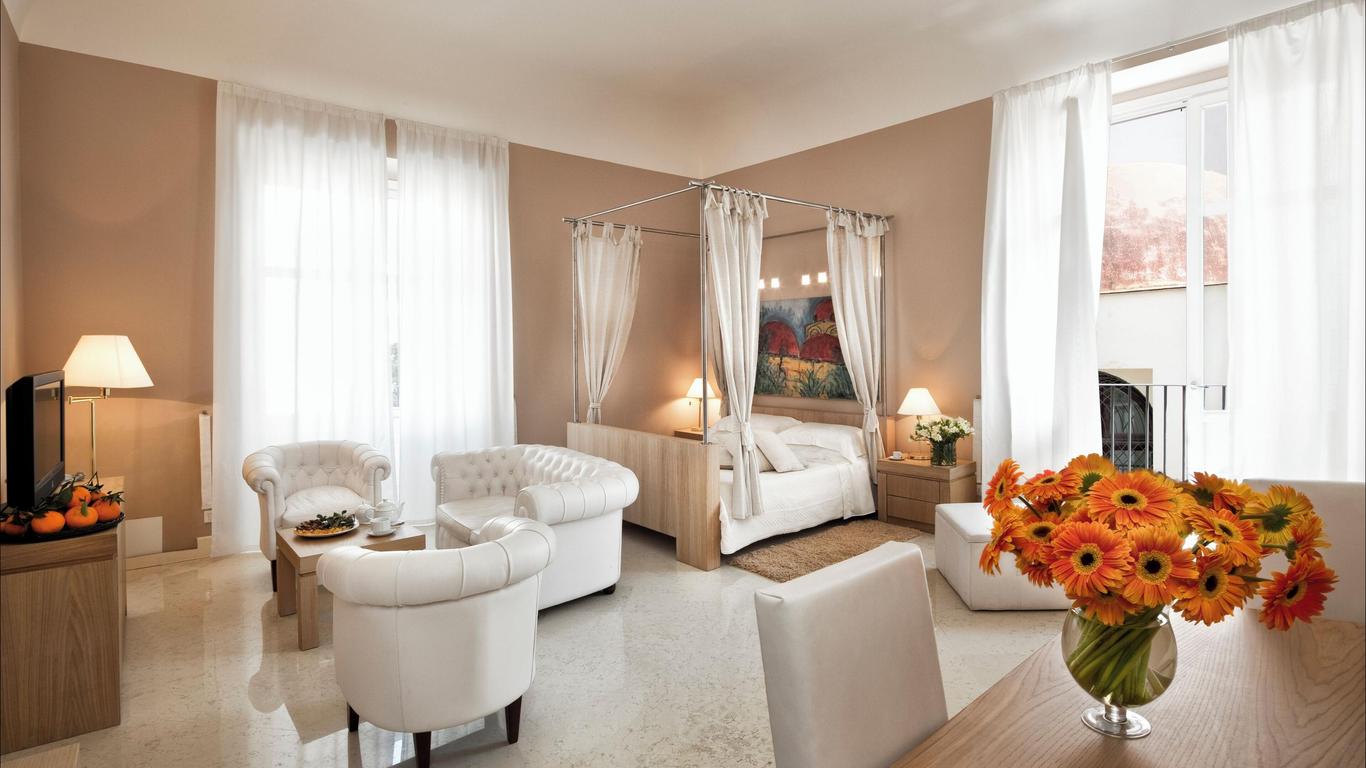 Palazzo Brunaccini Boutique Hotel