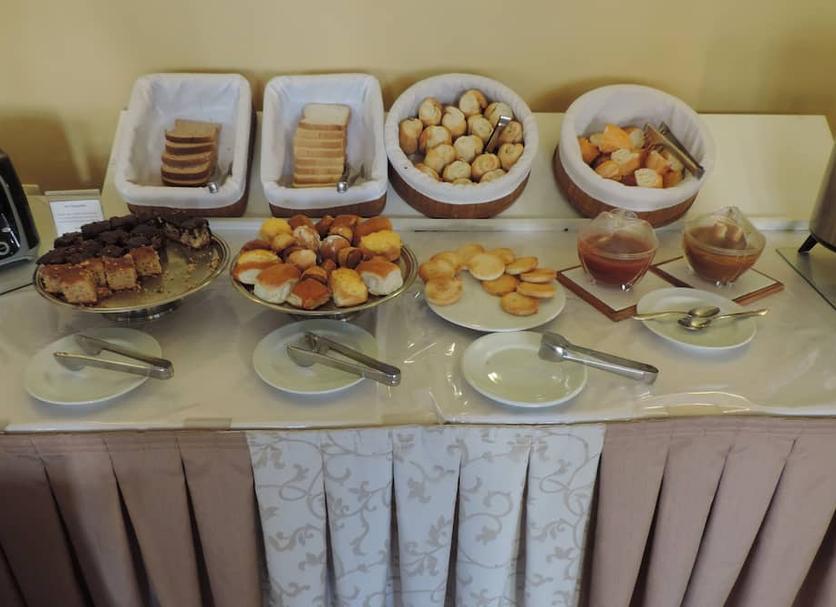 Buffet Photo