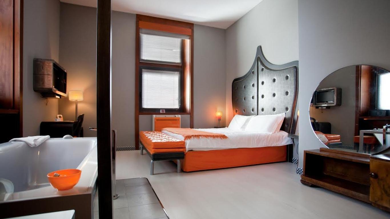 Orange Hotel