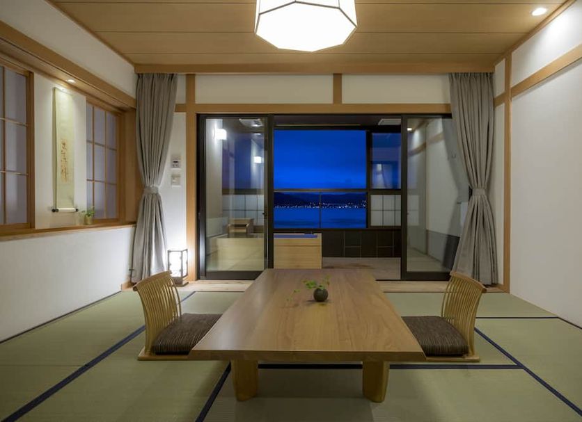 Dining room Photo