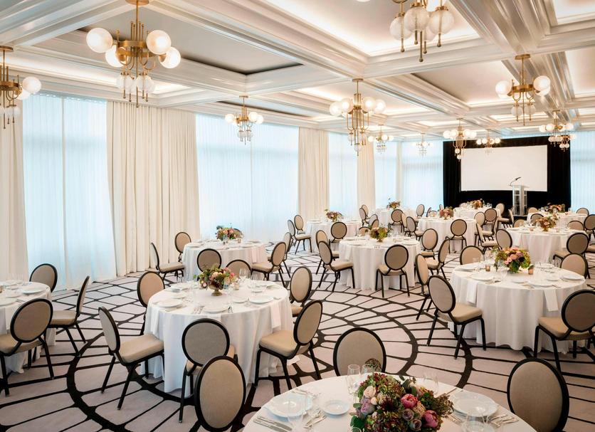 Banquet hall Photo