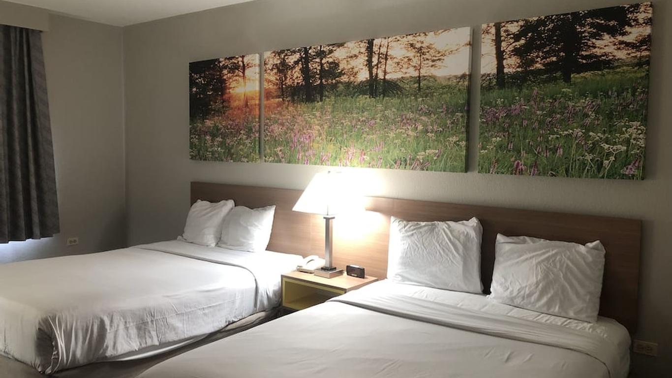 Days Inn & Suites by Wyndham Romeoville