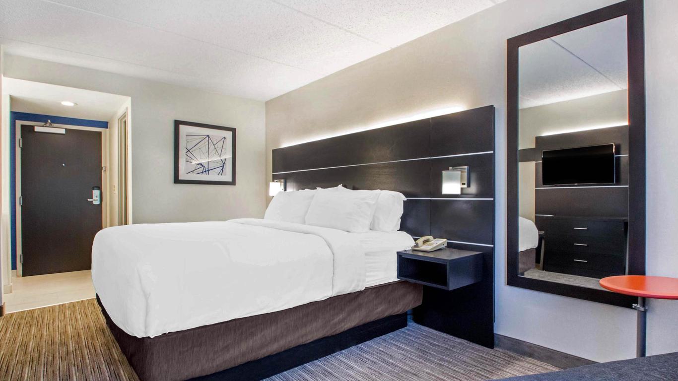 Holiday Inn Express & Suites - Albany Airport - Wolf Road, An IHG Hotel