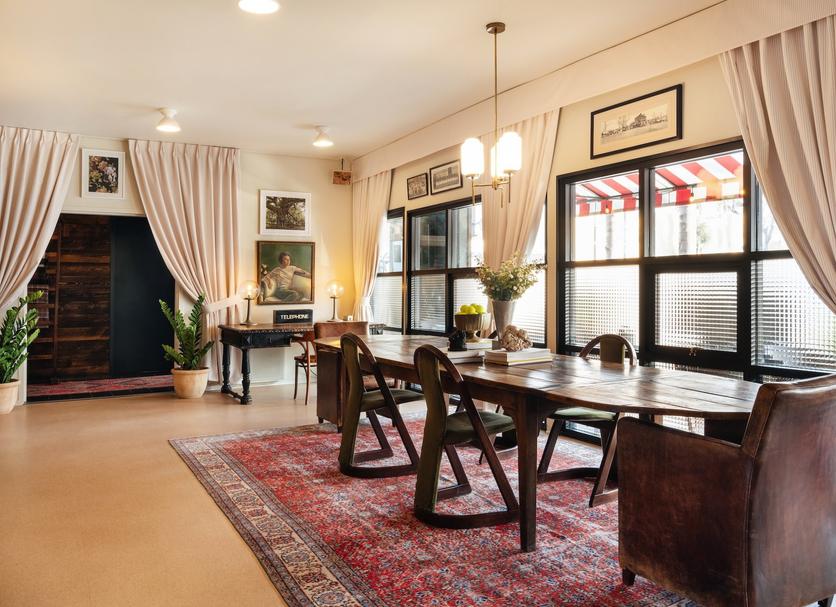 Dining room Photo