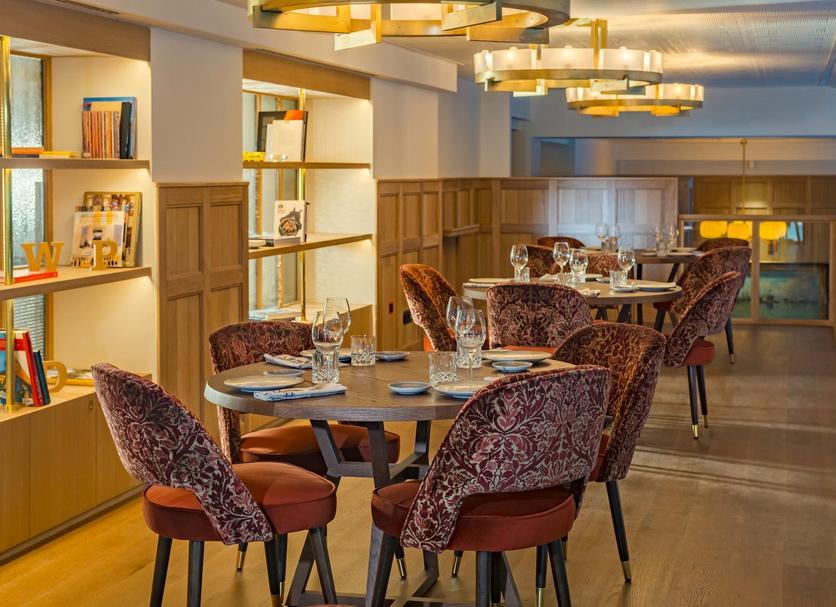 Restaurant Photo