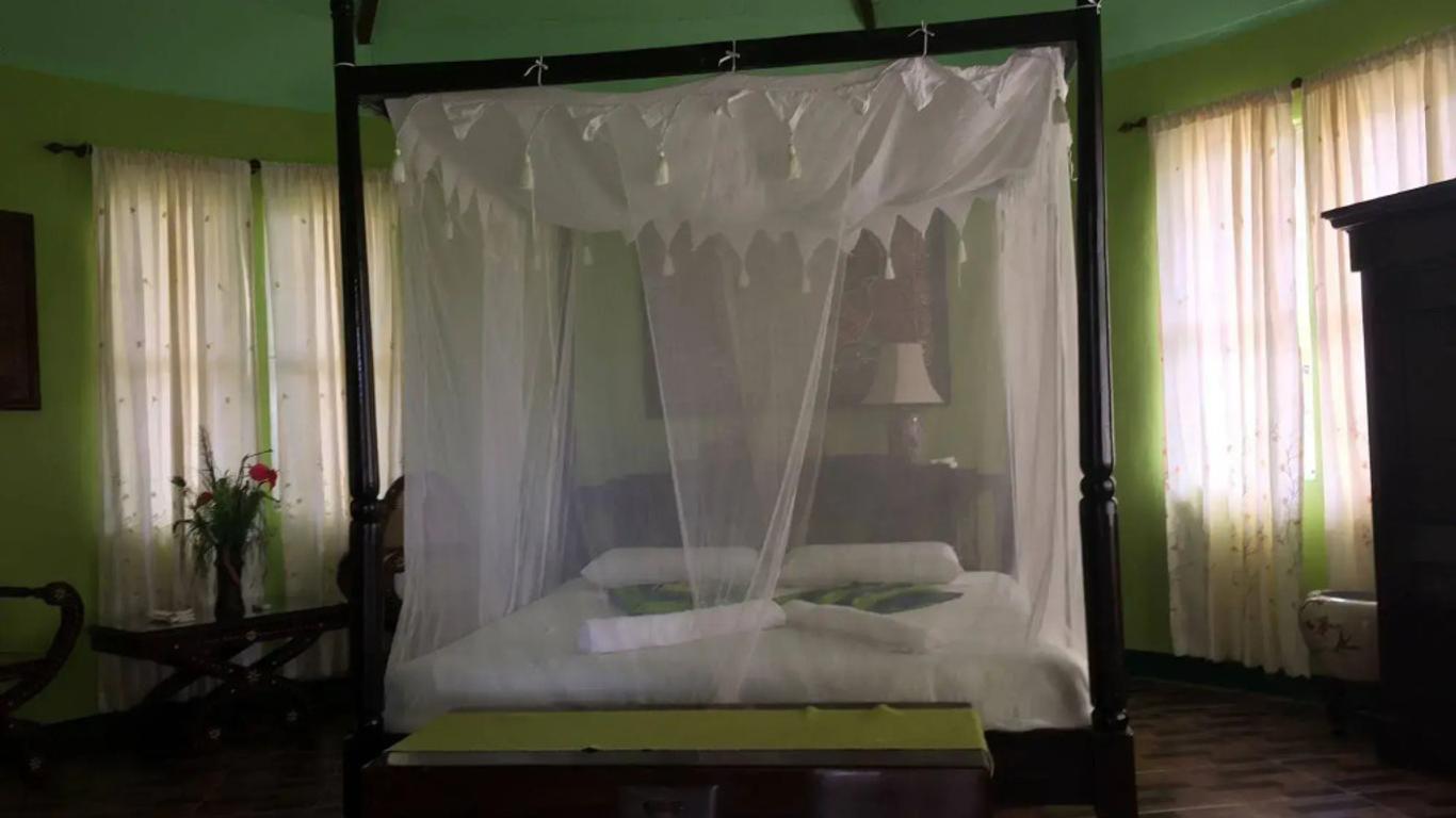 Mangrove Oriental Bed & Breakfast Resort