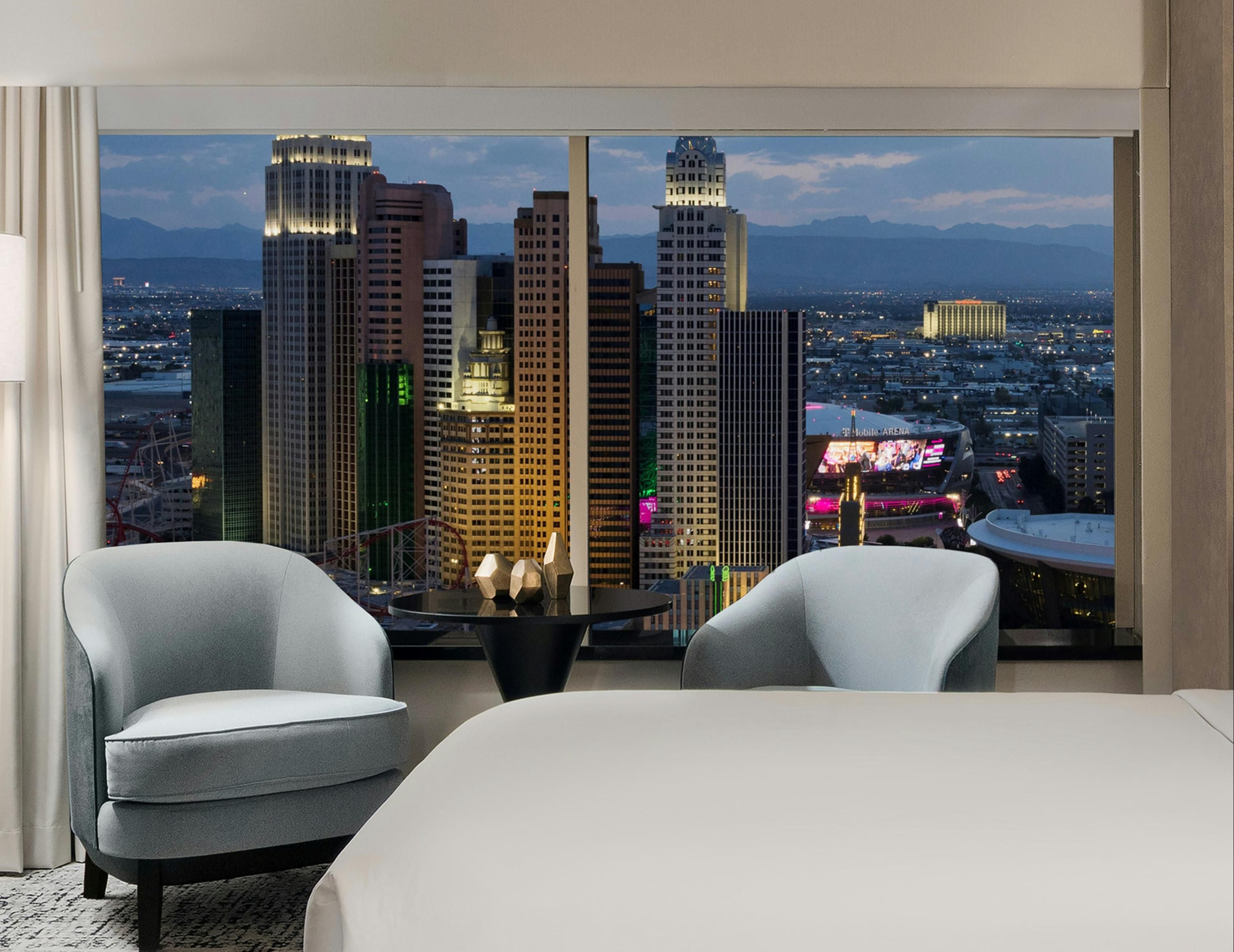 ●M.G.M. GRAN MGM Grand Hotel and Casino C$ 53 (C̶$̶ ̶7̶0̶1̶). Las Vegas Hotel