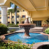 Hawthorn Suites by Wyndham Naples