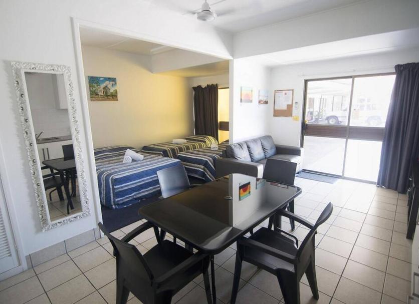 Dining room Photo
