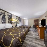 Super 8 by Wyndham Kansas City Airport