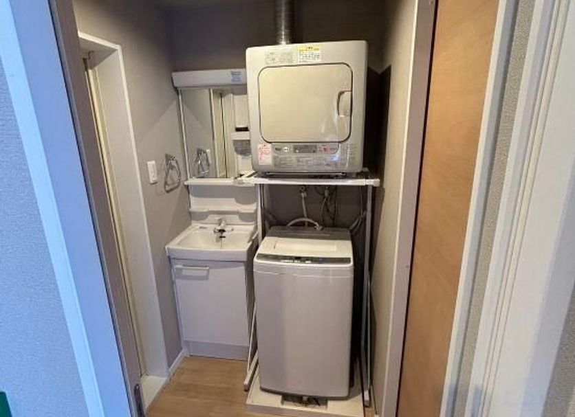 Laundry facility Photo