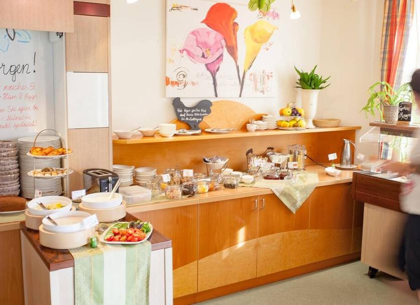 Buffet Photo
