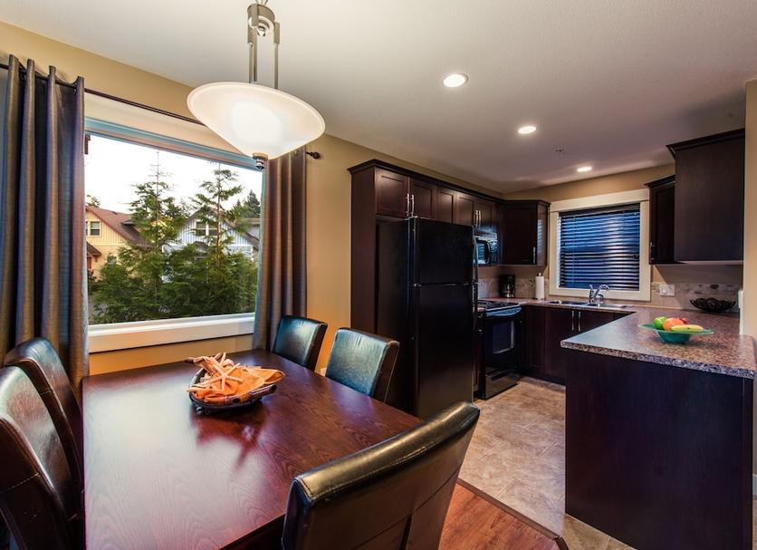 Dining room Photo