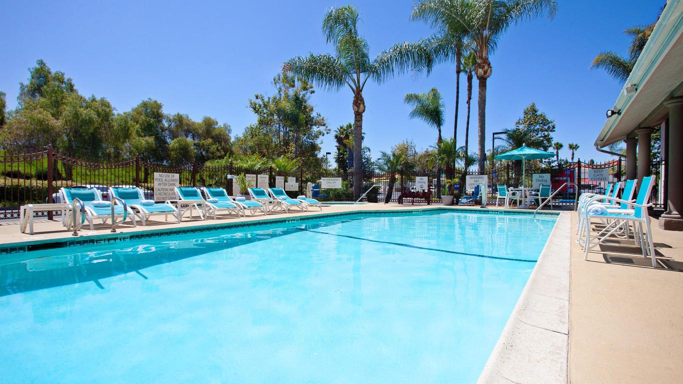 Holiday Inn Express Hotel & Suites San Diego-Escondido, An IHG Hotel