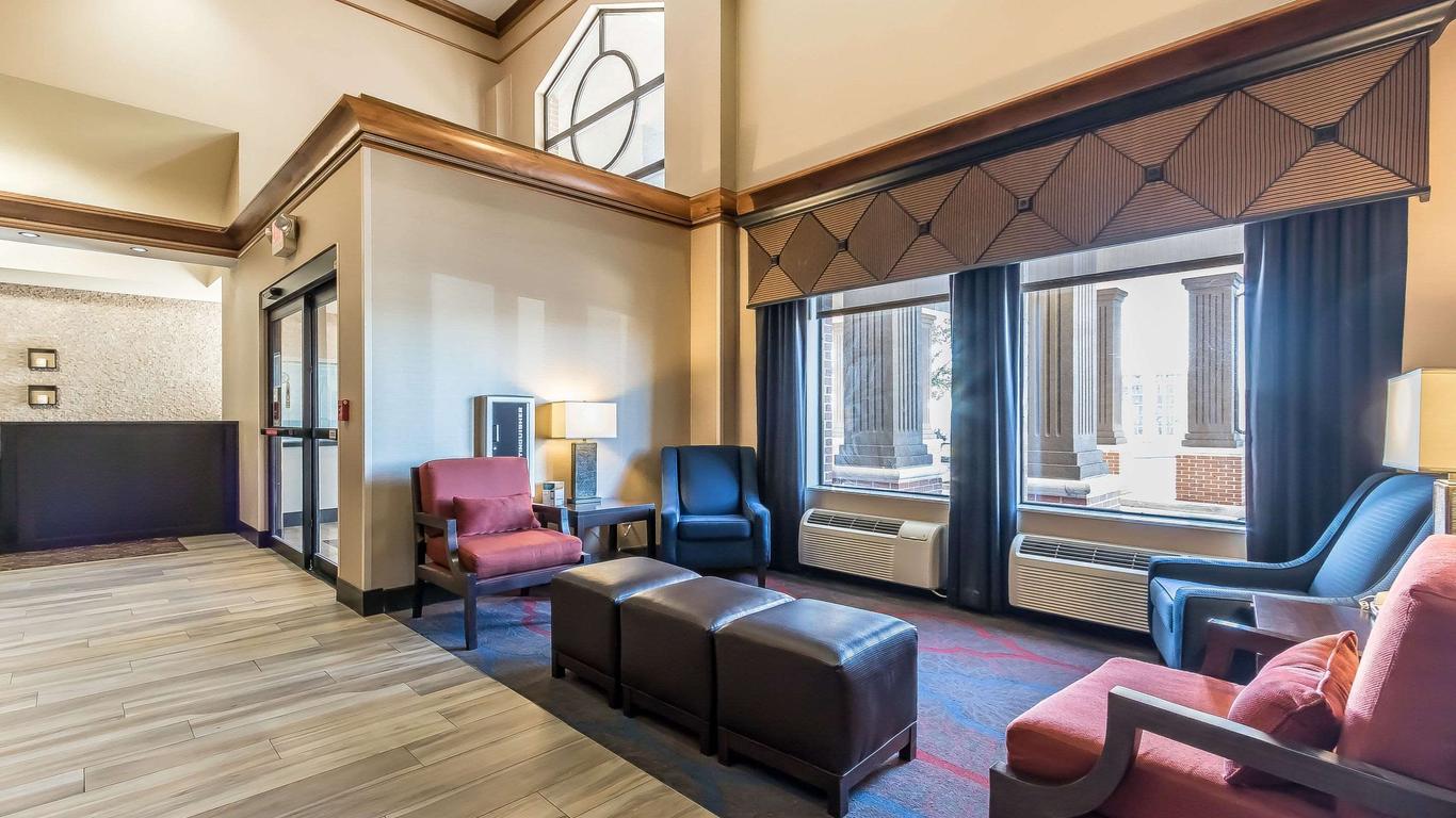 Comfort Suites St Charles-St Louis