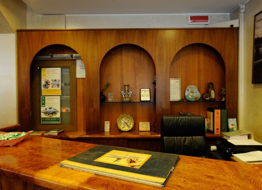 Front desk Photo