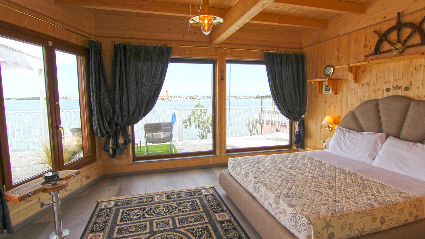 Oasis Lagoon & Residence