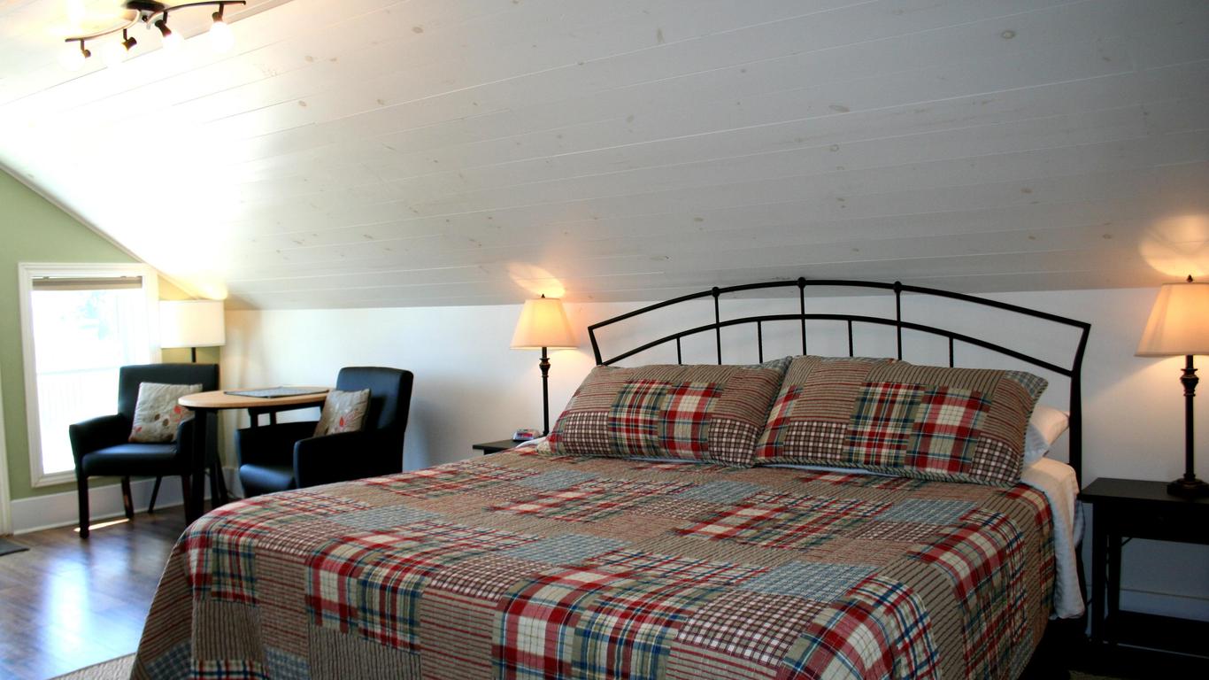 Hadovka Lakeside Inn