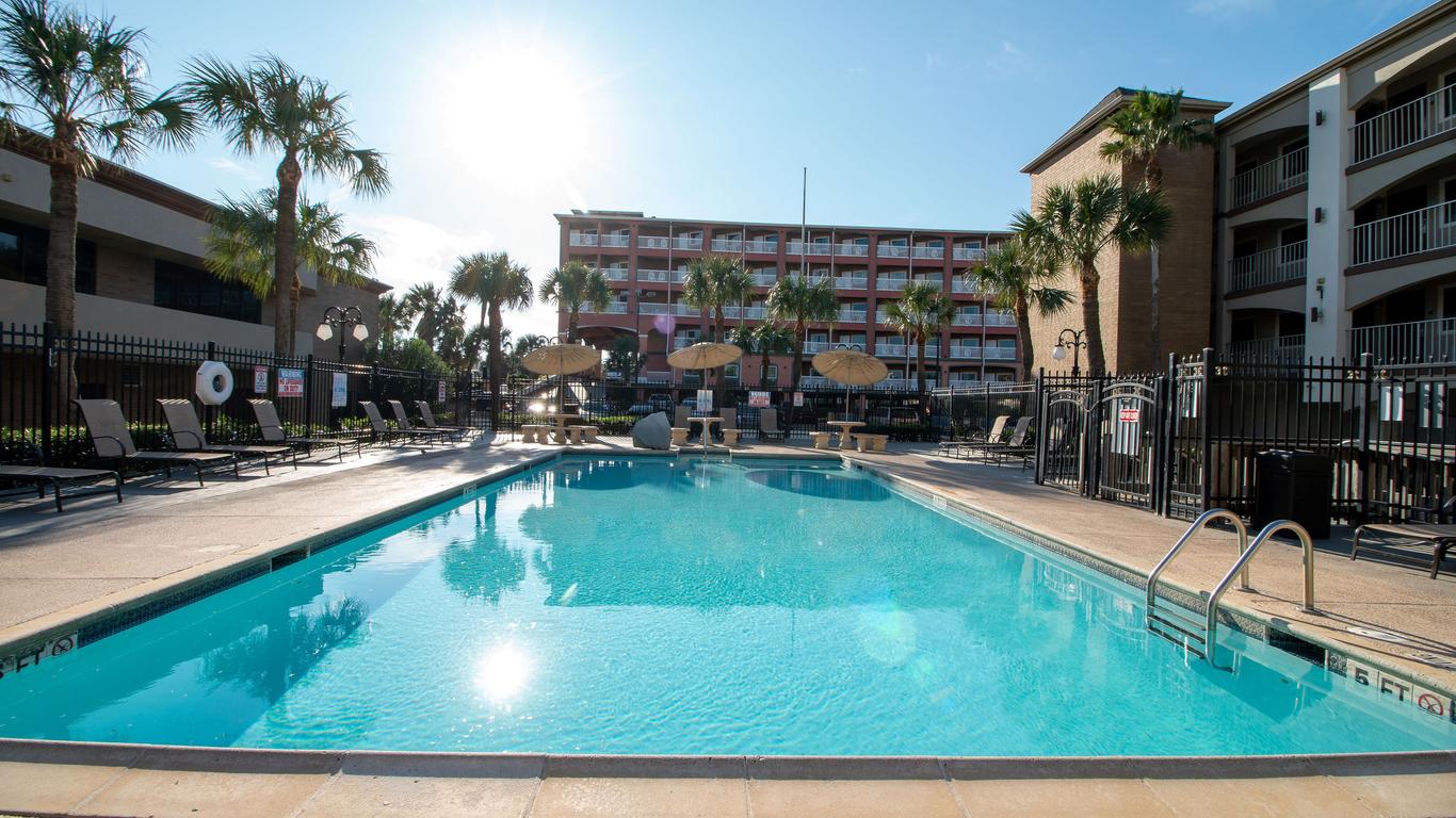 Beachfront Palms Hotel