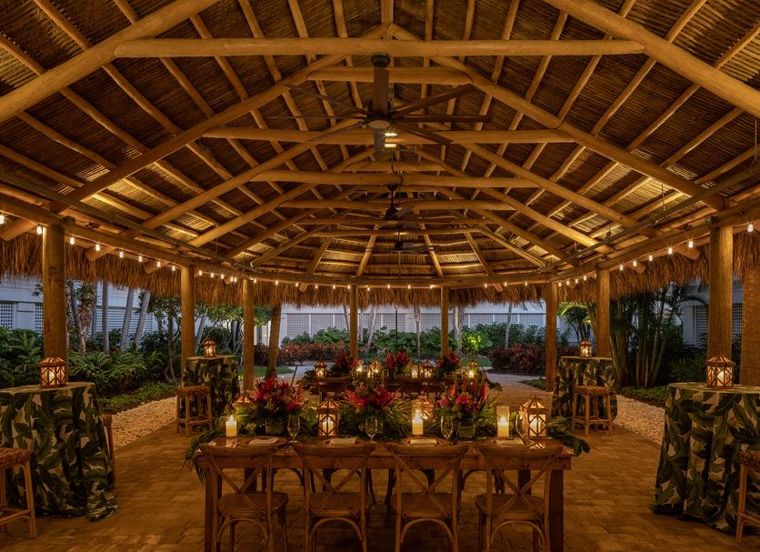 Banquet hall Photo