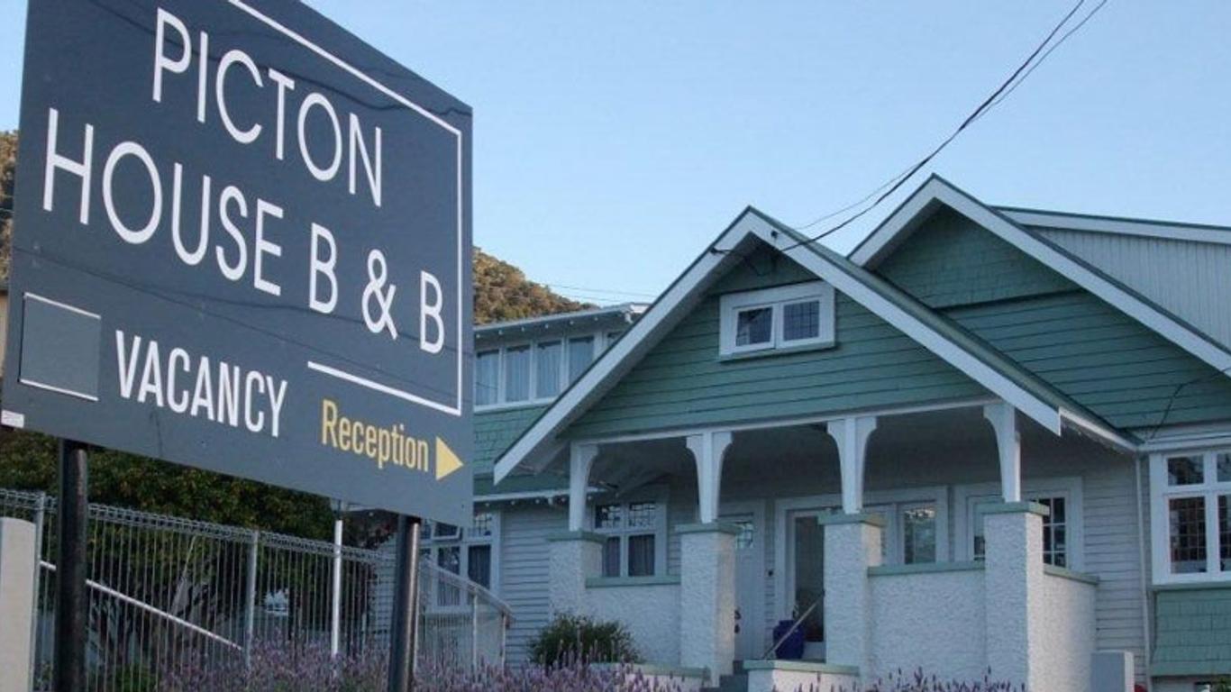 Picton House B&B and Motel